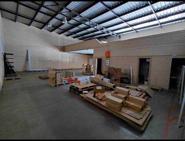 334M² WAREHOUSE TO LET IN POMONA